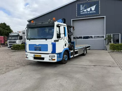 MAN 15 met HMF kraan